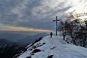 62 Alla croce di vetta del Monte Gioco (1366 m)
